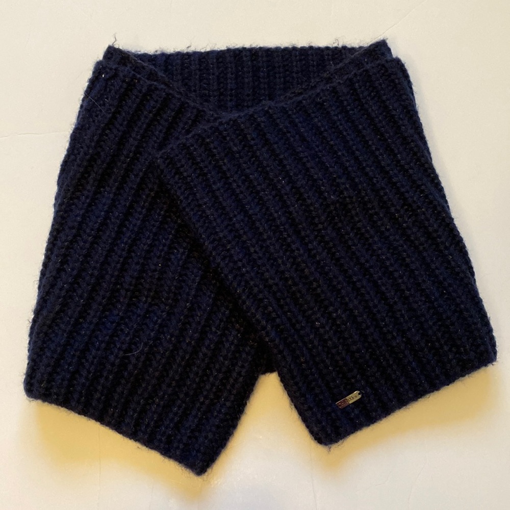 Like new! Calvin Klein knit infinity scarf
